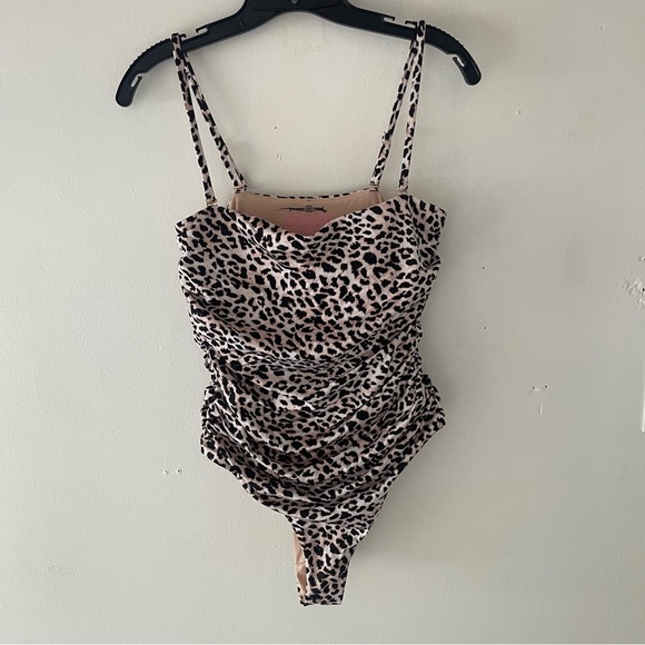 New! Victoria’s Secret ruched leopard one piece swimsuit nwot 37157 - Picture 3 of 11